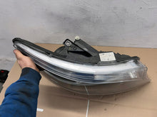 Laden Sie das Bild in den Galerie-Viewer, Frontscheinwerfer Mercedes-Benz Vito W447 A4479067800 Rechts Headlight SCH4883907136ic
