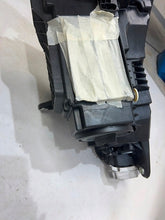 Laden Sie das Bild in den Galerie-Viewer, Frontscheinwerfer Mercedes-Benz Eqc A2939062701 LED Rechts oder Links SCH6140294080pf