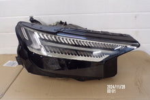 Laden Sie das Bild in den Galerie-Viewer, Frontscheinwerfer Audi E-Tron 89A941036 LED Rechts Scheinwerfer Headlight