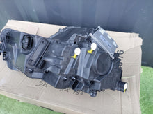 Laden Sie das Bild in den Galerie-Viewer, Frontscheinwerfer Skoda Karoq 57B941015D LED Links Scheinwerfer Headlight SCH7425860830lt