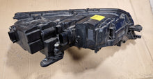 Load image into Gallery viewer, Frontscheinwerfer Skoda Octavia III 5E1941015D Links Scheinwerfer Headlight SCH8949406070qm