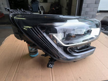 Laden Sie das Bild in den Galerie-Viewer, Frontscheinwerfer Renault 260601093R 260103857R LED Rechts oder Links