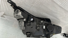 Laden Sie das Bild in den Galerie-Viewer, Frontscheinwerfer Hyundai I30 G4921-13010 Full LED Links Scheinwerfer Headlight SCH3151184179kr
