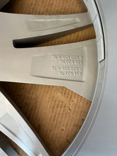Load image into Gallery viewer, 1x Alufelge 19 Zoll 8.0" 5x112 45ET Glanz Silber 5LA601025B Skoda Enyaq FEL4399733341me