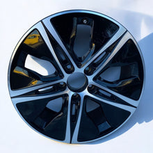 Load image into Gallery viewer, 1x Alufelge 17 Zoll 7.0&quot; 5x112 48,5ET A2054019000 Mercedes-Benz A205 Rim Wheel