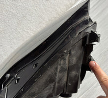 Laden Sie das Bild in den Galerie-Viewer, Frontscheinwerfer Tesla Model 3 1514952-00-D Full LED Links Headlight