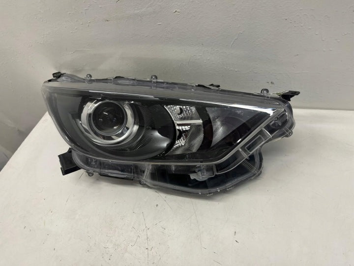 Frontscheinwerfer Toyota Yaris Rechts Scheinwerfer Headlight SCH7376462697np