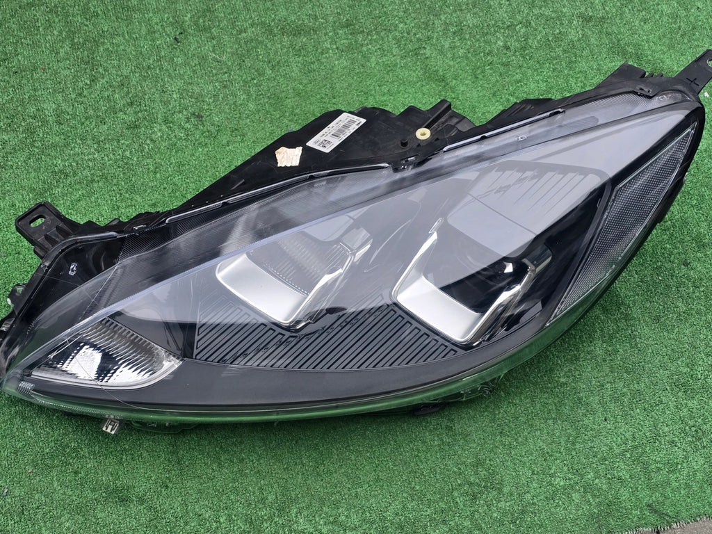 Frontscheinwerfer Ford Kuga LV4B-13E015CD Links Scheinwerfer Headlight SCH8113839588bz