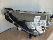 Laden Sie das Bild in den Galerie-Viewer, Frontscheinwerfer Toyota Hilux VIII 1EJ-923364-040 Rechts Scheinwerfer Headlight SCH3946517238hv