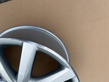 Laden Sie das Bild in den Galerie-Viewer, 1x Alufelge 17 Zoll 7.5" 5x112 601025J VW Passat B8 Rim Wheel FEL3702260711me