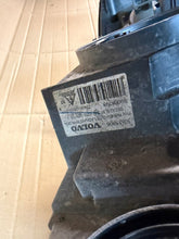 Load image into Gallery viewer, Frontscheinwerfer Volvo V70 S60 30655906 Rechts Scheinwerfer Headlight SCH7153375949qi
