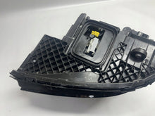 Laden Sie das Bild in den Galerie-Viewer, Frontscheinwerfer Mercedes-Benz W213 A2139069808 LED Rechts Headlight SCH8128012149bg