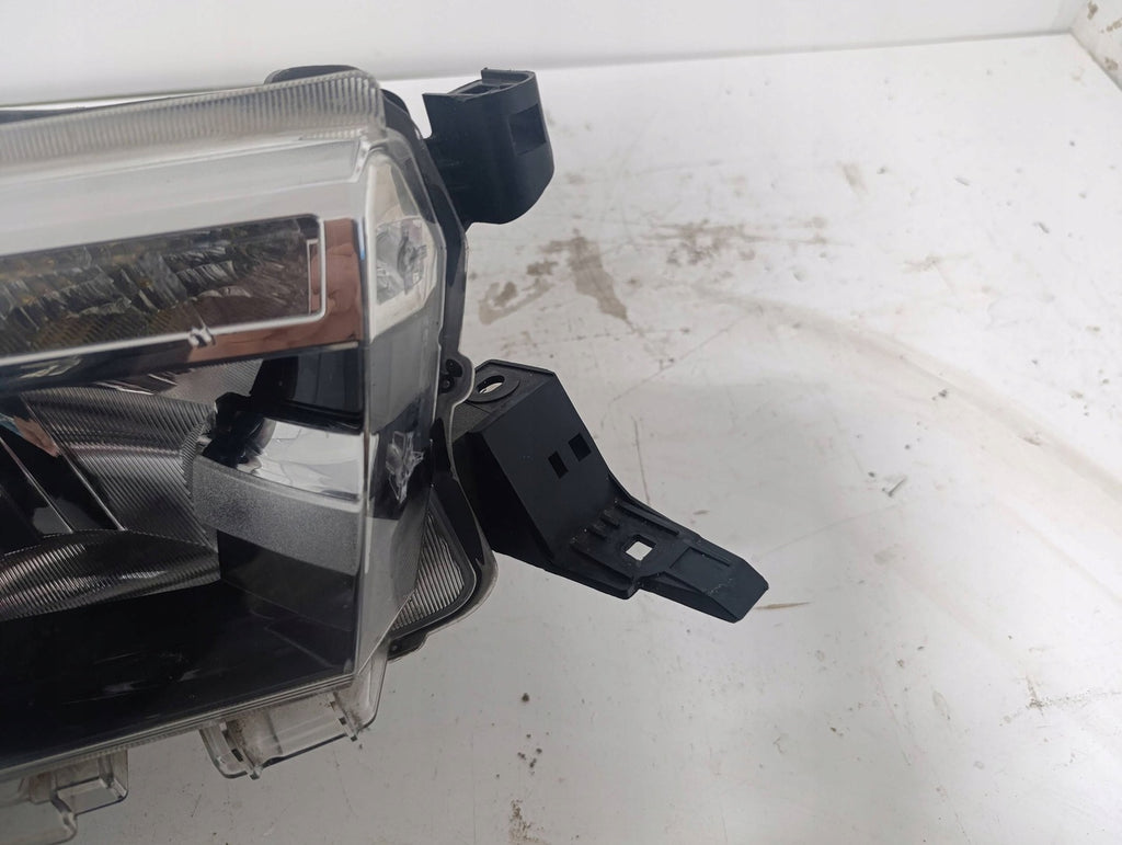 Frontscheinwerfer Toyota Hilux VIII Full LED Rechts Scheinwerfer Headlight SCH8231190777lz