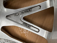 Load image into Gallery viewer, 1x Alufelge 19 Zoll 8.0" 5x112 32ET Glanz Schwarz 8W9601025F Audi Rim Wheel FEL9564247508up