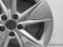 Laden Sie das Bild in den Galerie-Viewer, 1x Alufelge 18 Zoll 7.5&quot; 5x108 50 5ET Glanz Silber 31680200 Volvo S60 V60