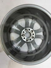 Laden Sie das Bild in den Galerie-Viewer, 1x Alufelge 17 Zoll 7.0&quot; 5x112 A2054010200 Mercedes-Benz W205 Rim Wheel