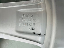 Load image into Gallery viewer, 1x Alufelge 17 Zoll 6.5" 5x114.3 45ET Silber PW457-10001 Toyota Auris Rim Wheel FEL2786544001ci