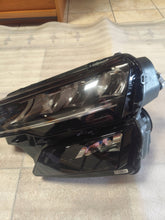 Laden Sie das Bild in den Galerie-Viewer, Frontscheinwerfer Skoda Karoq 57B941009 Links Scheinwerfer Headlight SCH4544703919nc