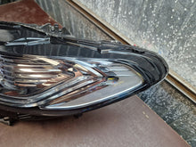 Laden Sie das Bild in den Galerie-Viewer, Frontscheinwerfer Ford Mondeo ES73-13D155-CG Links Scheinwerfer Headlight