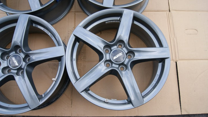 4x Alufelge 17 Zoll 7.0" 5x114.3 Hyundai Rim Wheel FEL5602039192su