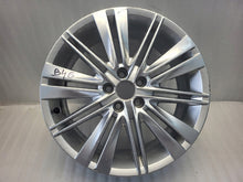 Load image into Gallery viewer, 1x Alufelge 17 Zoll 7.0&quot; 5x100 46ET Glanz Silber 6JA601025E Seat Toledo