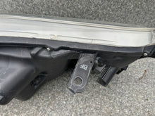 Laden Sie das Bild in den Galerie-Viewer, Frontscheinwerfer Toyota Hilux VIII Links Scheinwerfer Headlight SCH3387295682nq