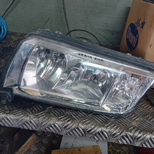 Load image into Gallery viewer, Frontscheinwerfer Skoda Fabia I Ein Satz Scheinwerfer Headlight SCH8425595040ox