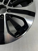 Laden Sie das Bild in den Galerie-Viewer, 1x Alufelge 18 Zoll 8.0&quot; 5x112 38ET Glanz Schwarz A2534014600 Mercedes-Benz Glc