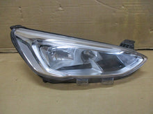 Laden Sie das Bild in den Galerie-Viewer, Frontscheinwerfer Ford Focus JX7B-13W029-AC Rechts Scheinwerfer Headlight