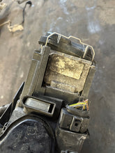 Load image into Gallery viewer, Frontscheinwerfer VW Passat 3C0941752K Bi-Xenon Rechts Scheinwerfer Headlight SCH5887034793zq