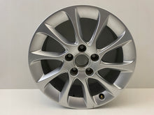 Laden Sie das Bild in den Galerie-Viewer, 1x Alufelge 16 Zoll 6.5&quot; 5x112 46ET Glanz Silber 8V0601025BM Audi A3 Rim Wheel