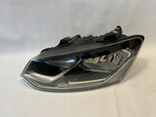 Laden Sie das Bild in den Galerie-Viewer, Frontscheinwerfer VW Polo 6C1941005 LED Links Scheinwerfer Headlight