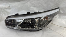 Laden Sie das Bild in den Galerie-Viewer, Frontscheinwerfer Kia Ceed Links Scheinwerfer Headlight SCH3777856191dv