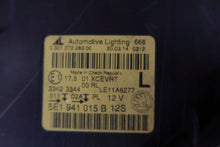 Laden Sie das Bild in den Galerie-Viewer, Frontscheinwerfer Skoda Octavia III 5E1941015B Xenon Links Headlight SCH8364141842vv
