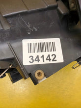 Laden Sie das Bild in den Galerie-Viewer, Frontscheinwerfer BMW 1 E88 E82 E87 7170292-02 Xenon Rechts Headlight SCH1847280872ss