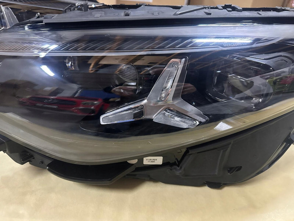 Frontscheinwerfer Mercedes-Benz Cla A17490642002 A1749064202 Rechts oder Links SCH1553002700hz