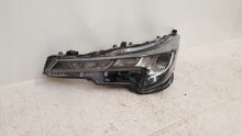 Laden Sie das Bild in den Galerie-Viewer, Frontscheinwerfer Toyota Corolla 8115002S60 LED Links Scheinwerfer Headlight