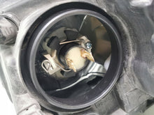 Laden Sie das Bild in den Galerie-Viewer, Frontscheinwerfer Toyota Avensis FRC51346 Links Scheinwerfer Headlight SCH2058604394tm