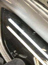 Load image into Gallery viewer, Frontscheinwerfer Kia Ceed 92101J7100 Links Scheinwerfer Headlight