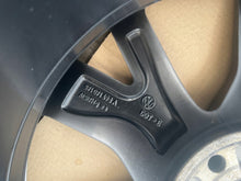 Laden Sie das Bild in den Galerie-Viewer, 1x Alufelge 18 Zoll 7.5" 5x112 571071498A VW Tiguan Rim Wheel FEL9960178083kw