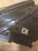 Laden Sie das Bild in den Galerie-Viewer, Frontscheinwerfer VW Tiguan Allspace 030110123505 071921A1867 LED Links SCH6831065062ku