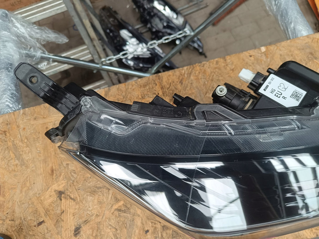 Frontscheinwerfer Toyota Yaris Cross LED FALSE Scheinwerfer Headlight SCH7506246542mf