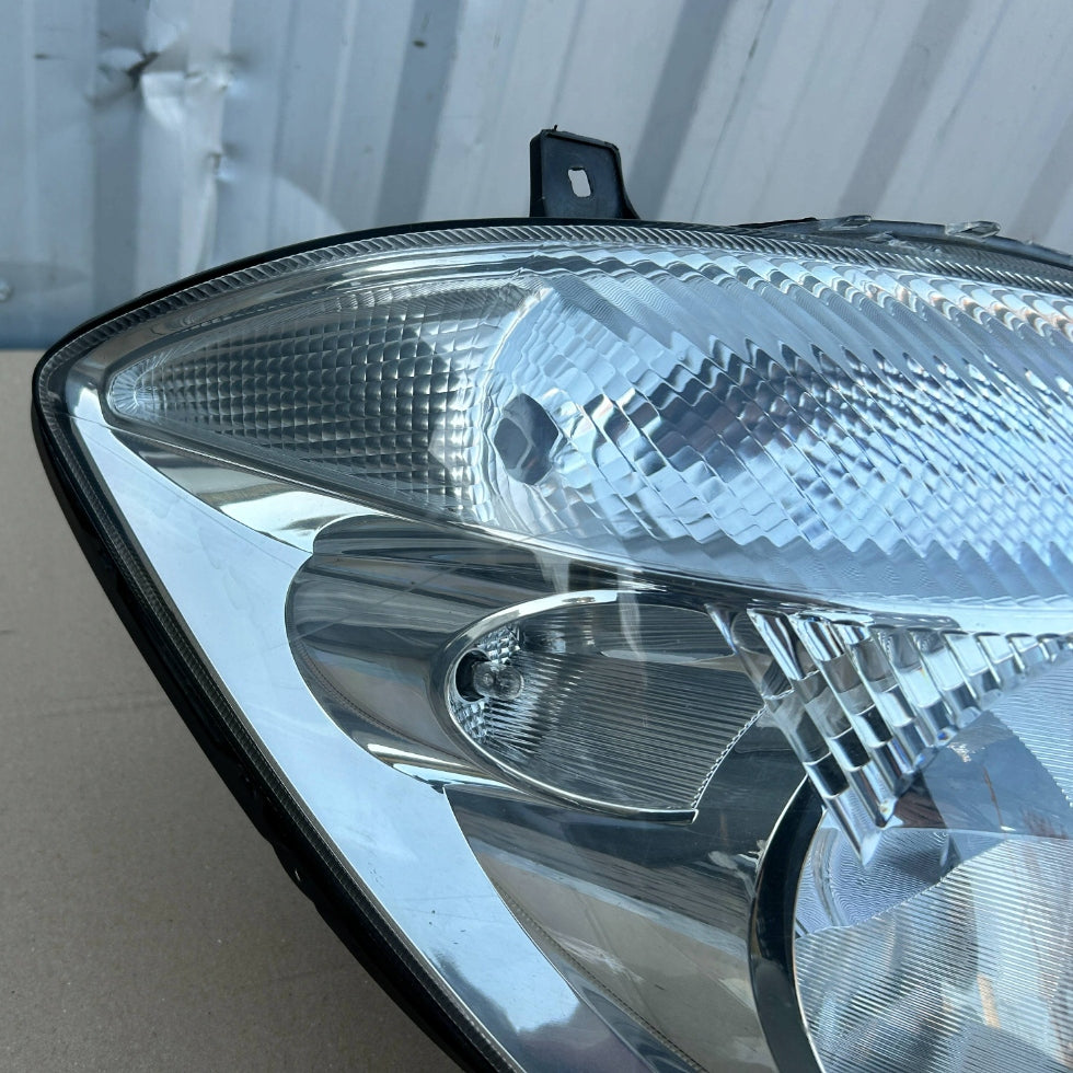 Frontscheinwerfer Mercedes-Benz Sprinter A9068200461 Rechts Headlight SCH7620945415ph
