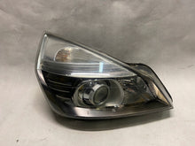 Laden Sie das Bild in den Galerie-Viewer, Frontscheinwerfer Renault Espace IV 8200394710 Xenon Rechts oder Links