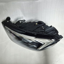 Laden Sie das Bild in den Galerie-Viewer, Frontscheinwerfer Audi A1 82A941033D Links Scheinwerfer Headlight SCH7220846223ra