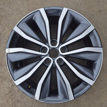 Load image into Gallery viewer, 1x Alufelge 19 Zoll 7.5" 5x114.3 40ET Glanz 403005400R Renault Fluence Kadjar FEL9049215972ln