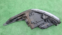Load image into Gallery viewer, Frontscheinwerfer Kia Ceed 92102-A2010 Rechts Scheinwerfer Headlight