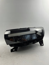 Laden Sie das Bild in den Galerie-Viewer, Frontscheinwerfer Dacia Duster 260603515R LED Links Scheinwerfer Headlight