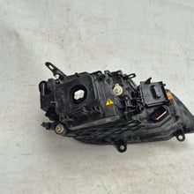 Load image into Gallery viewer, Frontscheinwerfer VW Touareg 7P1941033A Bi-Xenon Ein Stück (Rechts oder Links) SCH7941624044jo