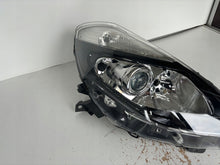 Load image into Gallery viewer, Frontscheinwerfer Renault Clio III 8200775878 Rechts Scheinwerfer Headlight